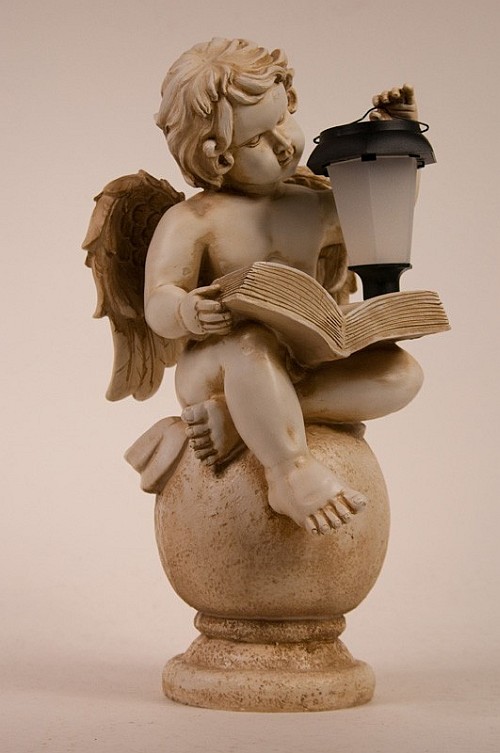 Engel Statue mit LED Solarleuchte