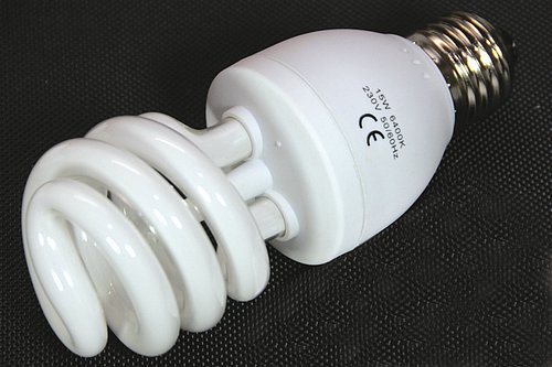 15W Energiesparlampe mit Luftreiniger 6400K